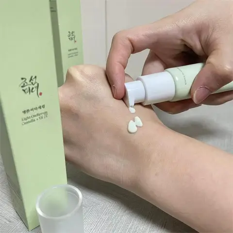 خرید سرم روشن کننده ویتامین سی بیوتی آف جوسان 30 میل اصلی