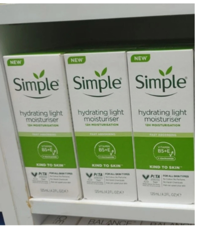 خرید آنلاین آبرسان سیمپل لایت پوست چرب اورجینال