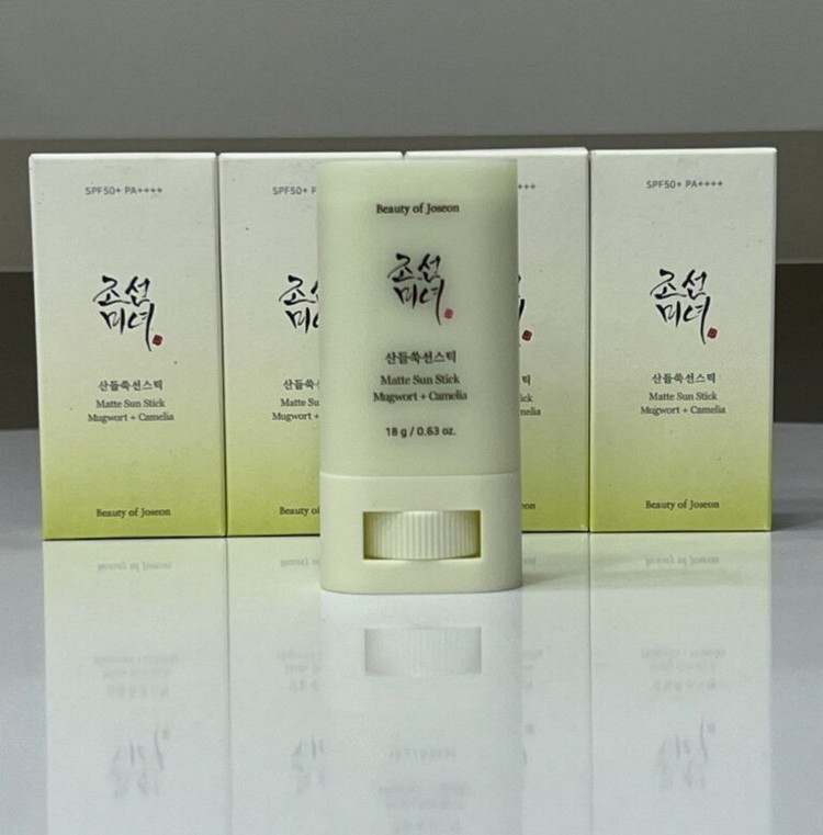 ضدآفتاب استیکی مناسب پوست چرب بیوتی آف جوسان Spf50 اصلی