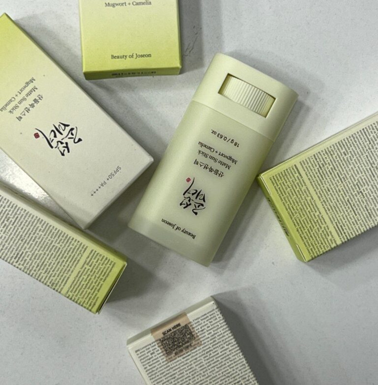 خرید آنلاین ضدآفتاب استیکی مناسب پوست چرب بیوتی آف جوسان Spf50 اصلی